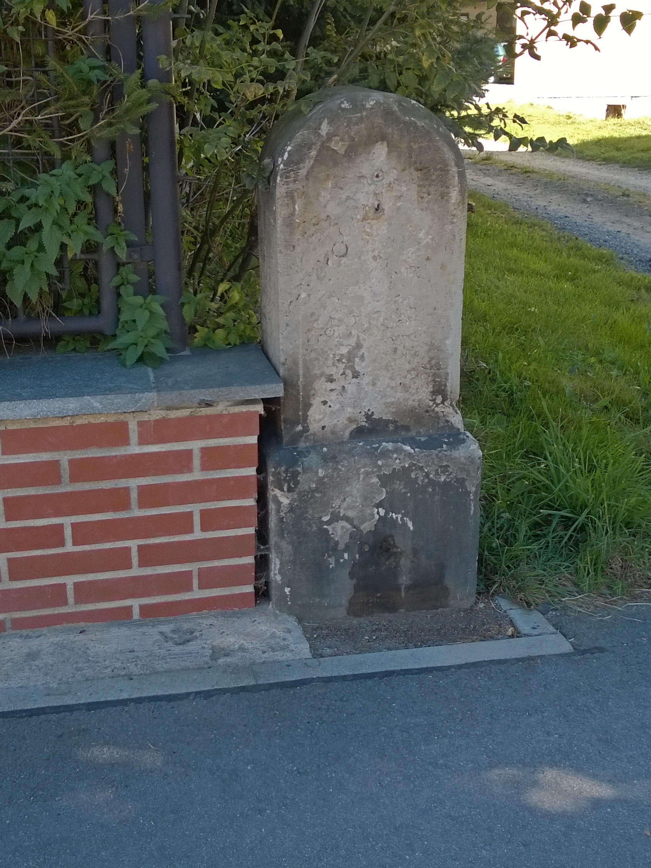 Kgl.-sachs. Postmeilenstein Grossschonau